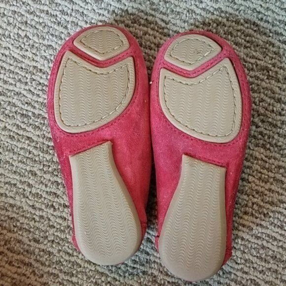 Red Shoes Cole Haan Loafers SLIPPERS Suede House Shoes Kids Size 10 YOUTH - Picture 4 of 12